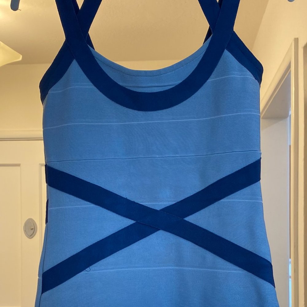Stretta blue ombré Ciara dress size Medium - Picture 10 of 10